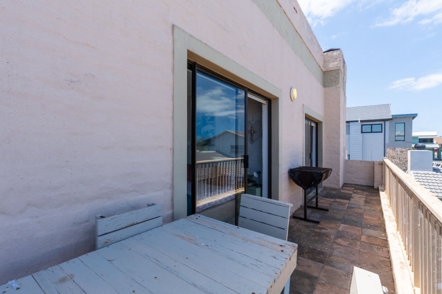 To Let 4 Bedroom Property for Rent in Dana Bay Western Cape